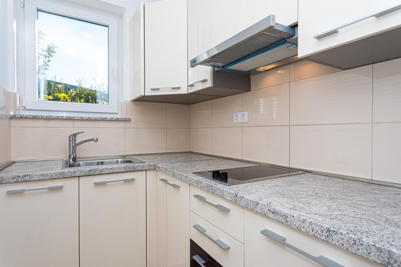 Apartments Crnekovic Jasna Baška Eksteriør bilde