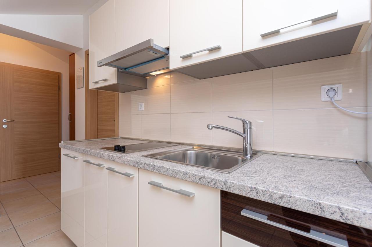 Apartments Crnekovic Jasna Baška Eksteriør bilde